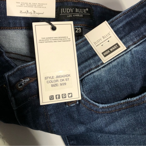 NWT Judy Blue Always On Your Side Skinny Jeans Raw Hem Slit Side Seam, Ladies 9 - Picture 4 of 5